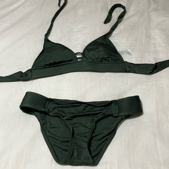 Bikini Set - Picture 1 of 6